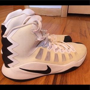 Nike Hyperdunk basketball shoes size 12 men’s